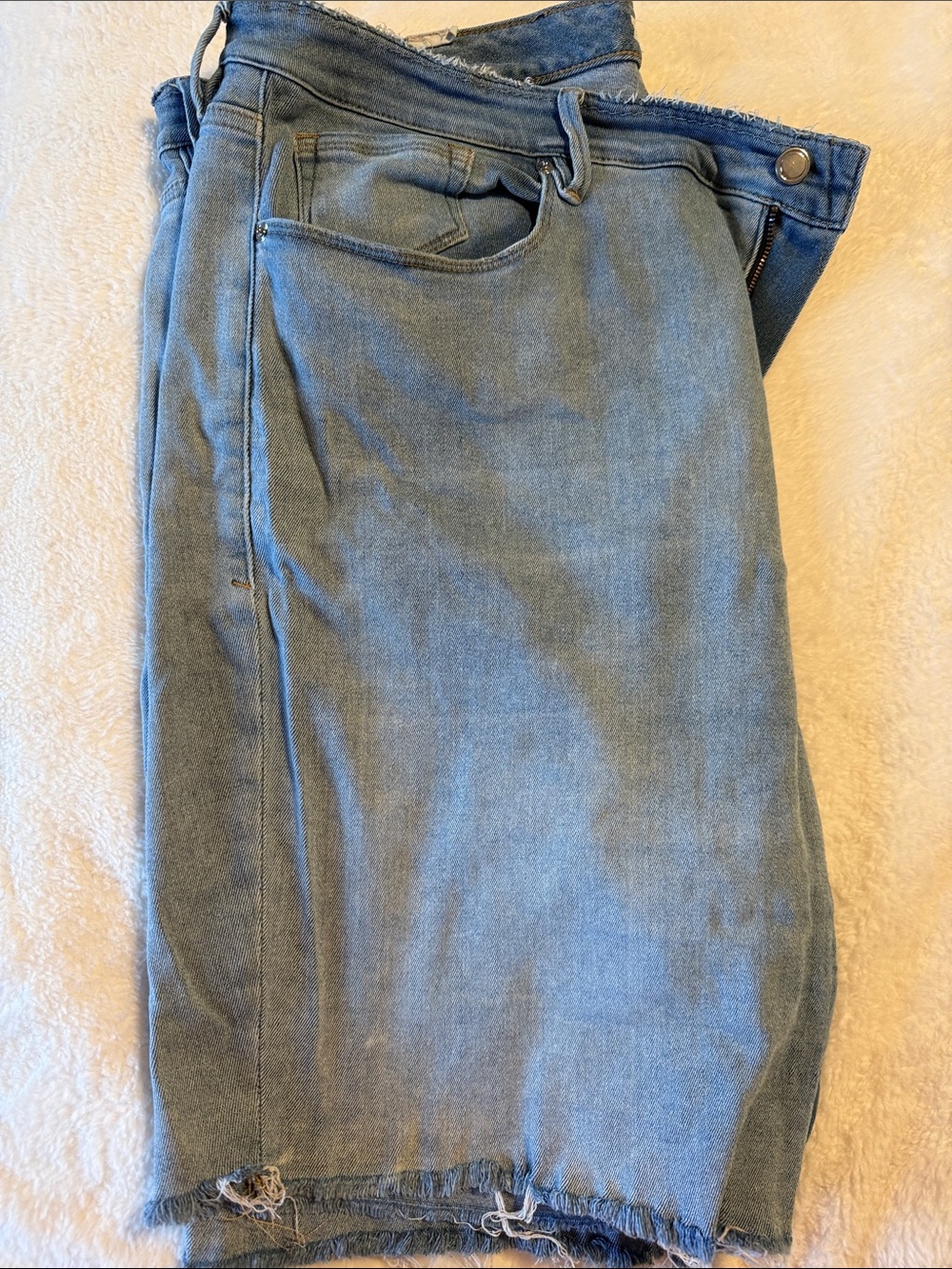 Good American Light Blue Women's Jean Shorts - Frayed Hem